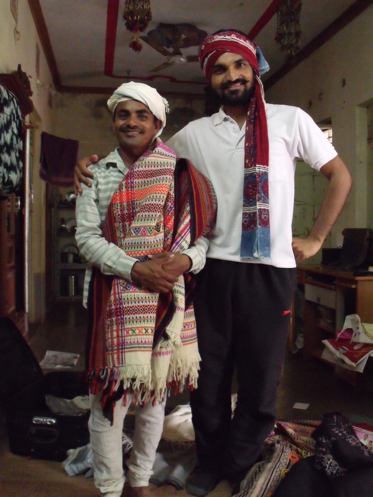 Kuldip with Ramji Maheshwari, a weaver in Sumrasar village, Kutch
