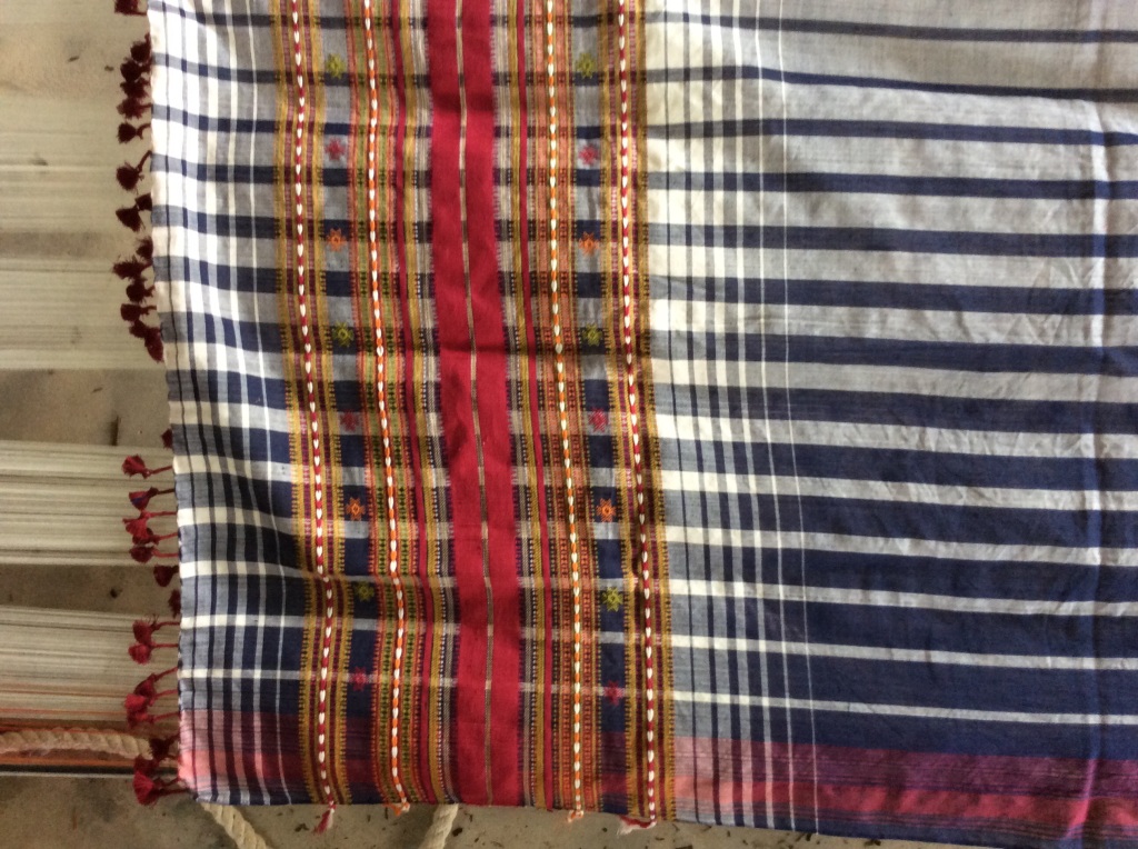 A scarf woven by Chamanlal From Bhujodi for the Bhujodi to Bagalkot project