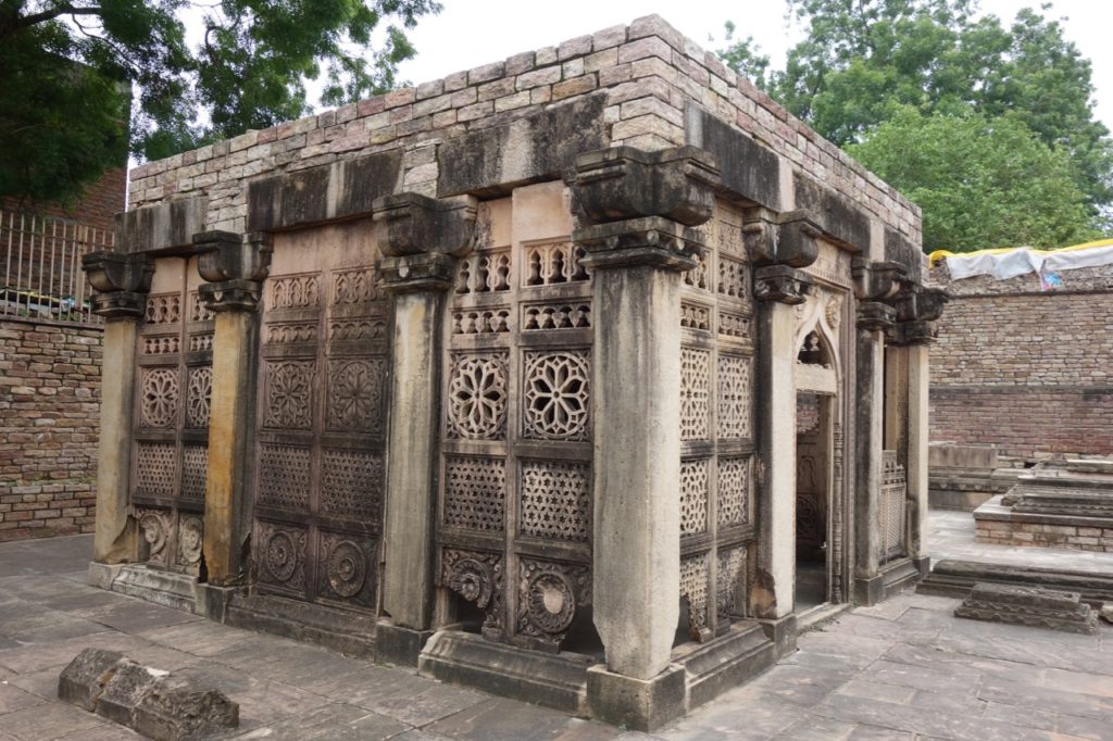 Hazrat Nizamuddin Family Tombs, 15th century